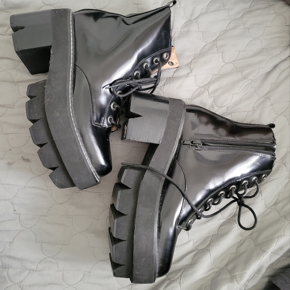 Jeffrey Campbell - PRIMUS - Picture 4 of 7